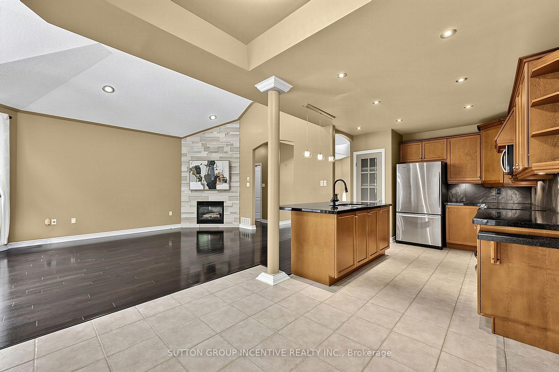 Photo 24 of 102 Cumming Drive, Barrie, Ardagh — HOMEH