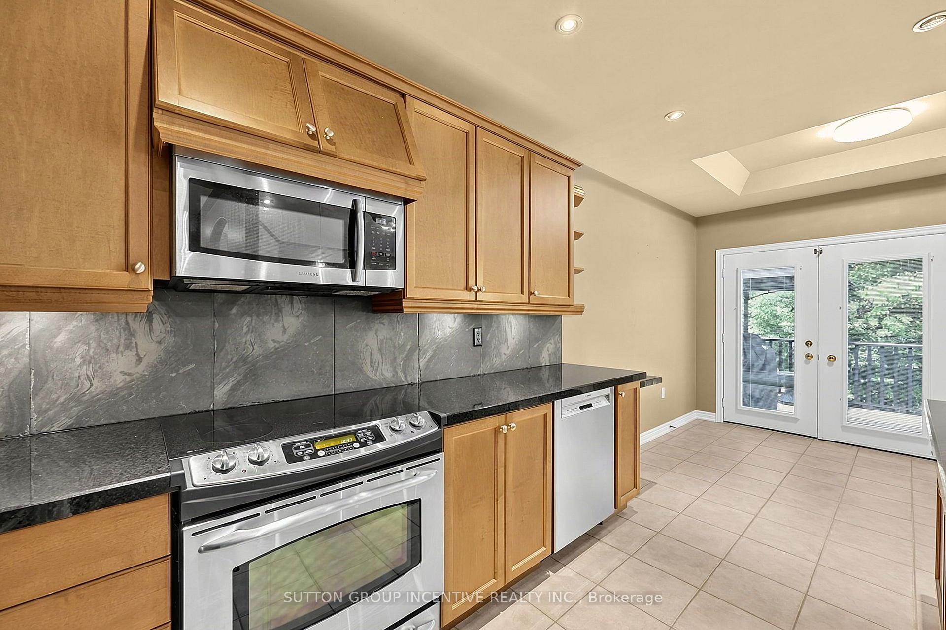Photo 27 of 102 Cumming Drive, Barrie, Ardagh — HOMEH