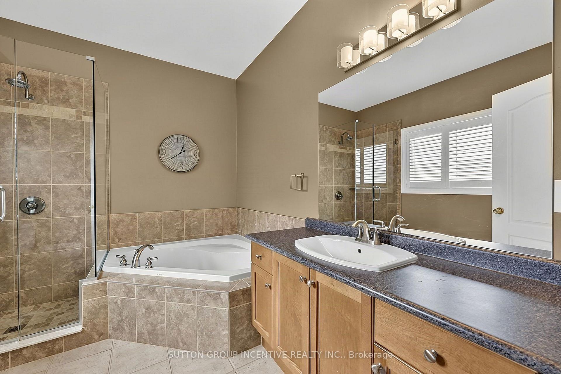 Photo 31 of 102 Cumming Drive, Barrie, Ardagh — HOMEH