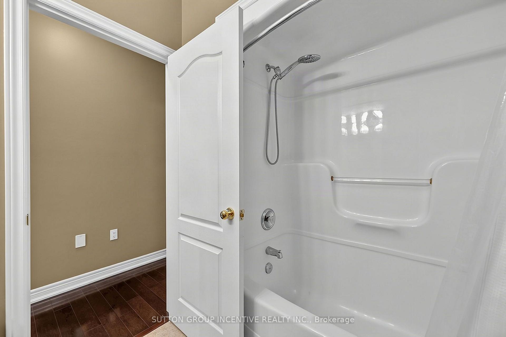 Photo 35 of 102 Cumming Drive, Barrie, Ardagh — HOMEH