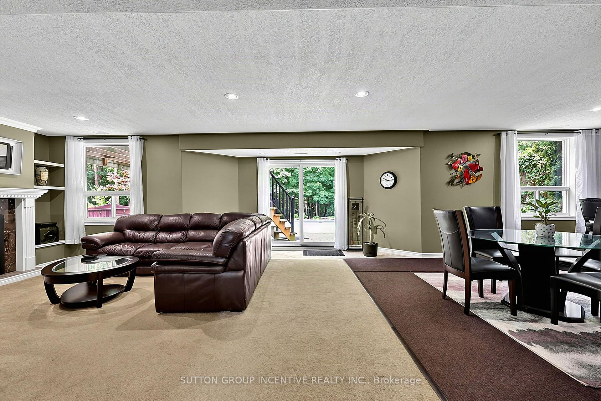 Photo 38 of 102 Cumming Drive, Barrie, Ardagh — HOMEH
