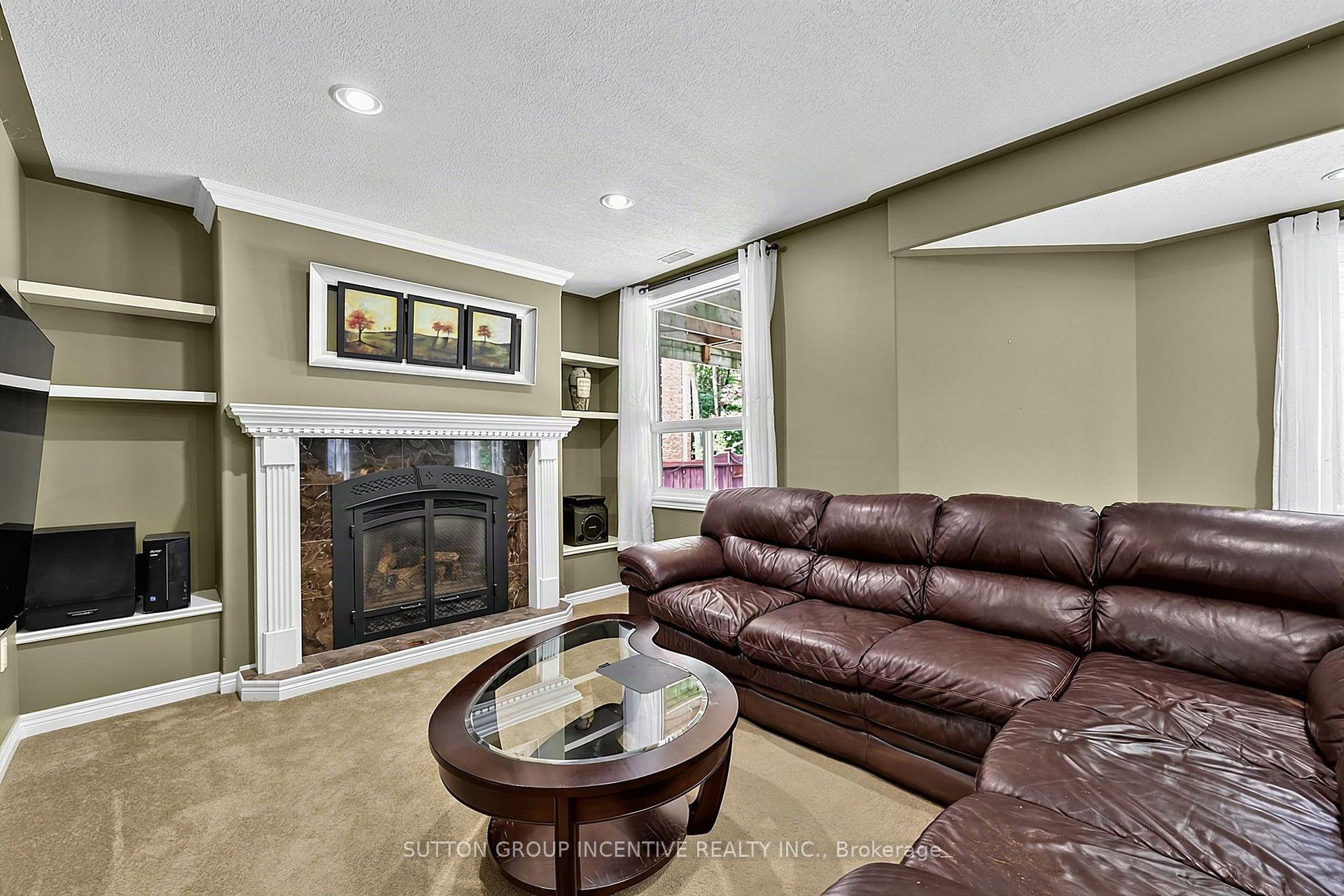 Photo 39 of 102 Cumming Drive, Barrie, Ardagh — HOMEH