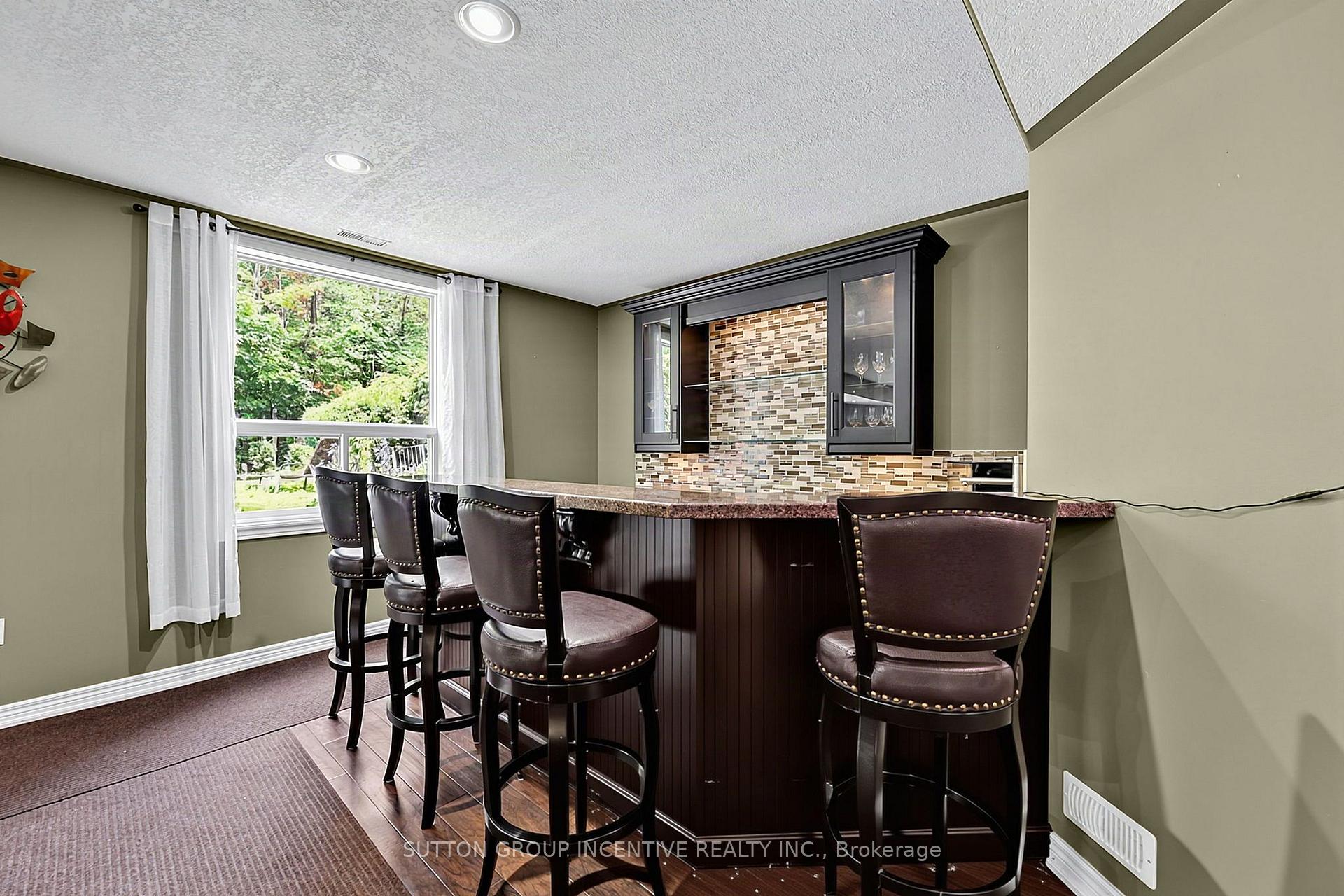 Photo 42 of 102 Cumming Drive, Barrie, Ardagh — HOMEH