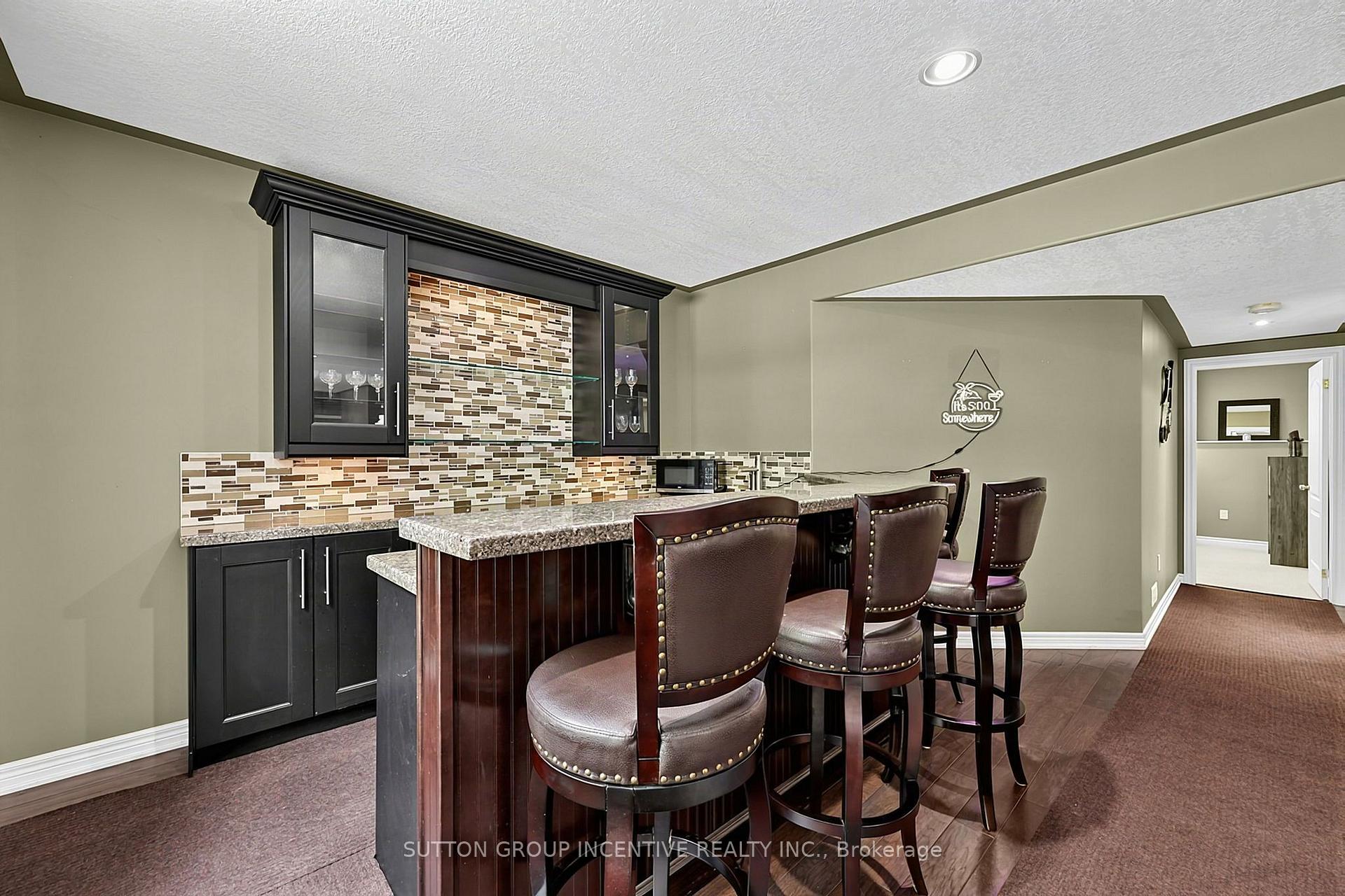 Photo 43 of 102 Cumming Drive, Barrie, Ardagh — HOMEH