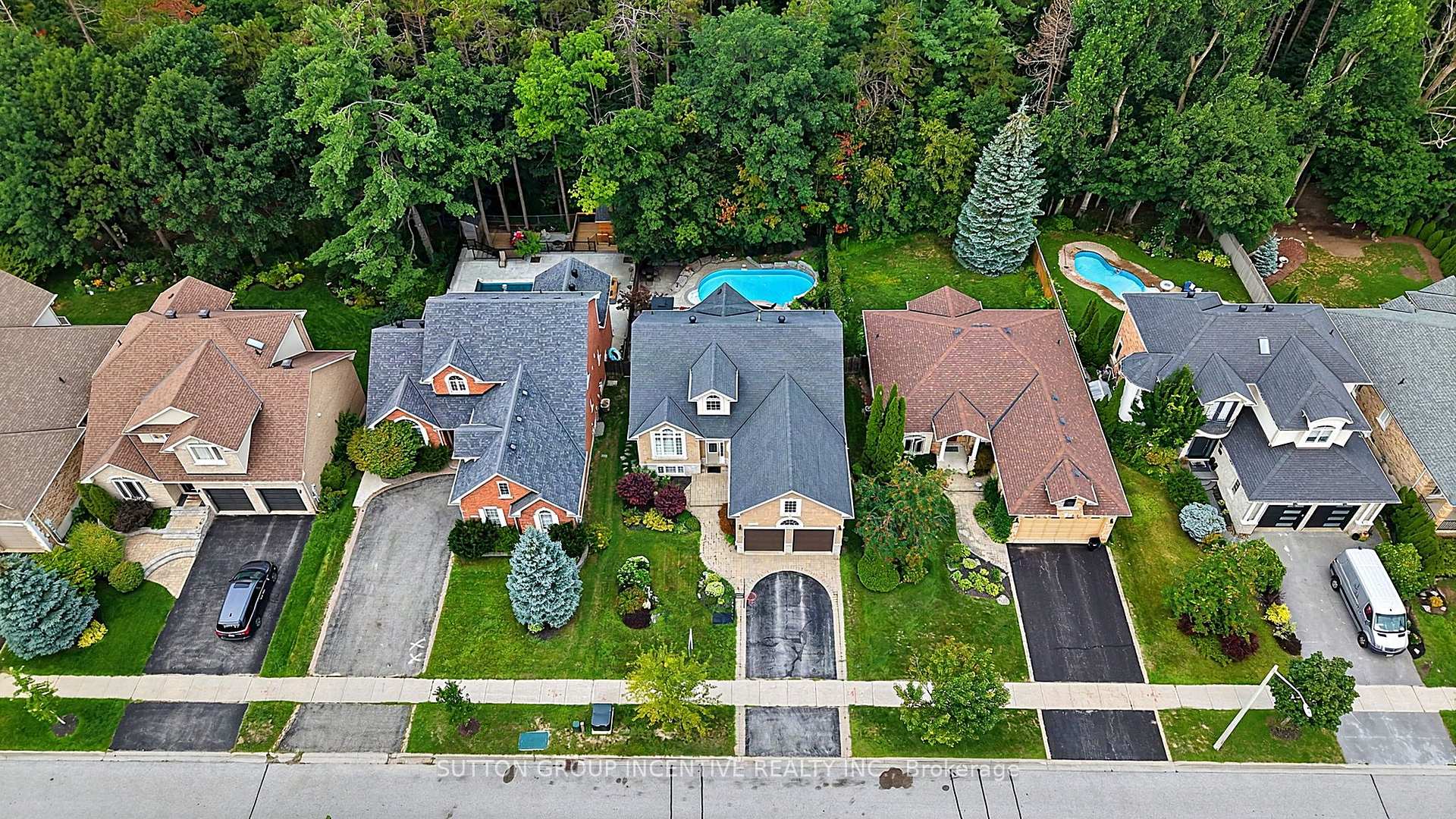 Photo 50 of 102 Cumming Drive, Barrie, Ardagh — HOMEH
