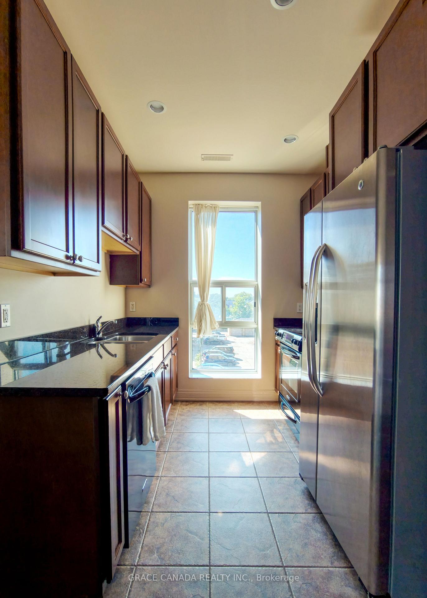 Photo 10 of Unit 308, 1225 Riverside Drive W, Windsor — HOMEH
