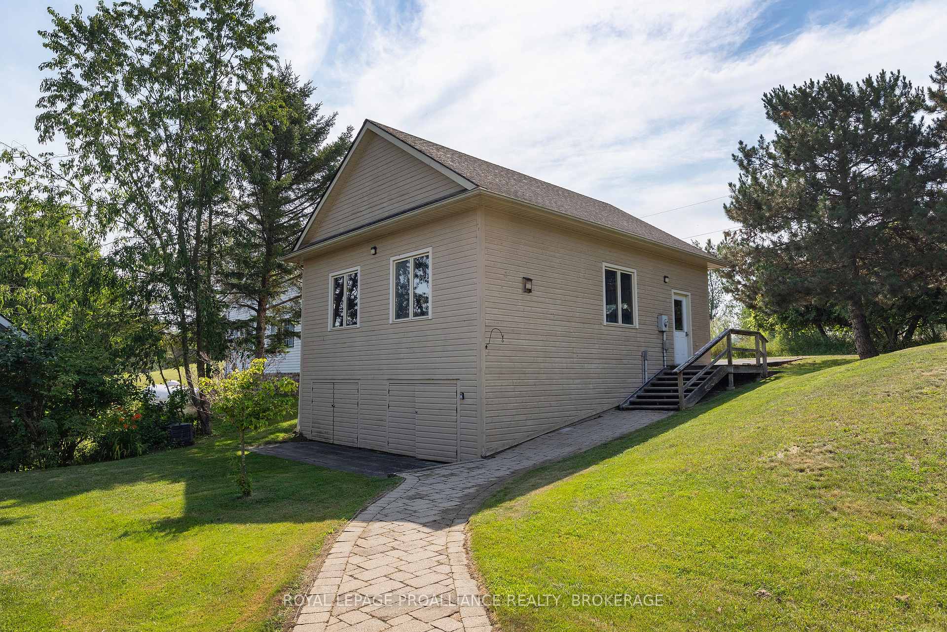 Photo 8 of 31 Leavis Shores, Frontenac Islands, Howe Island — HOMEH