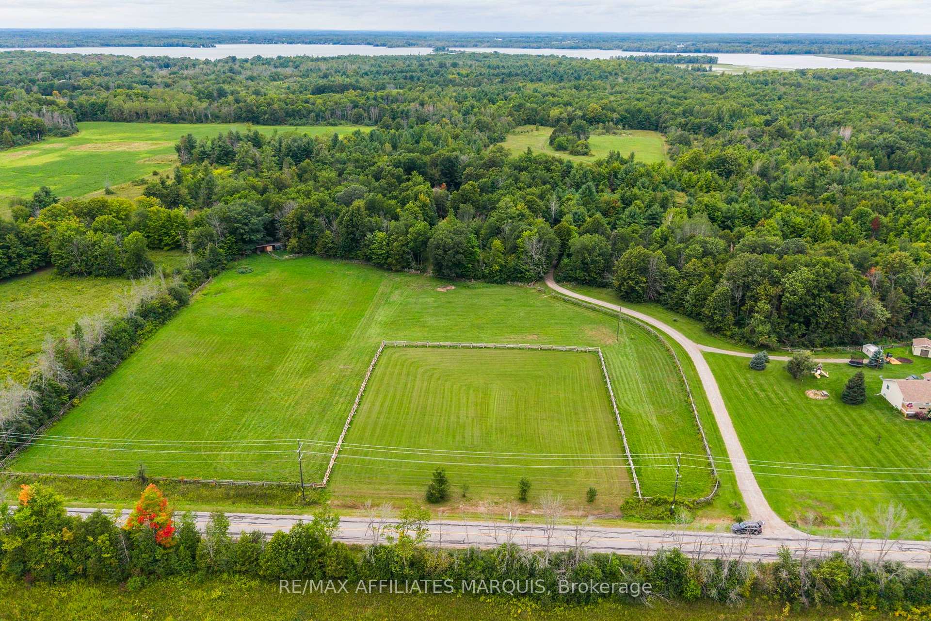 Photo 2 of 102 Bay Road, Rideau Lakes, Rideau Lakes (South Elmsley) Twp — HOMEH