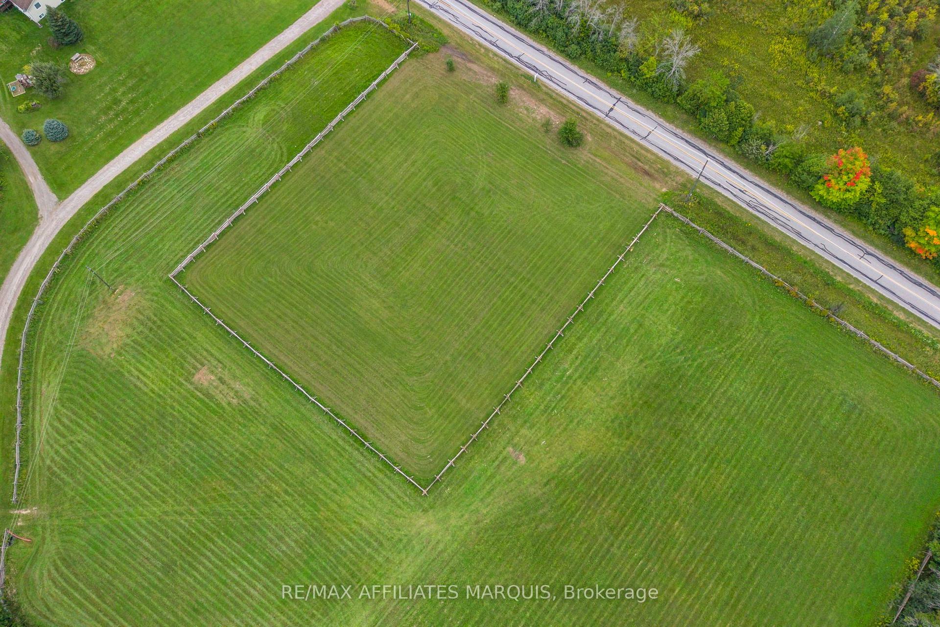 Photo 5 of 102 Bay Road, Rideau Lakes, Rideau Lakes (South Elmsley) Twp — HOMEH