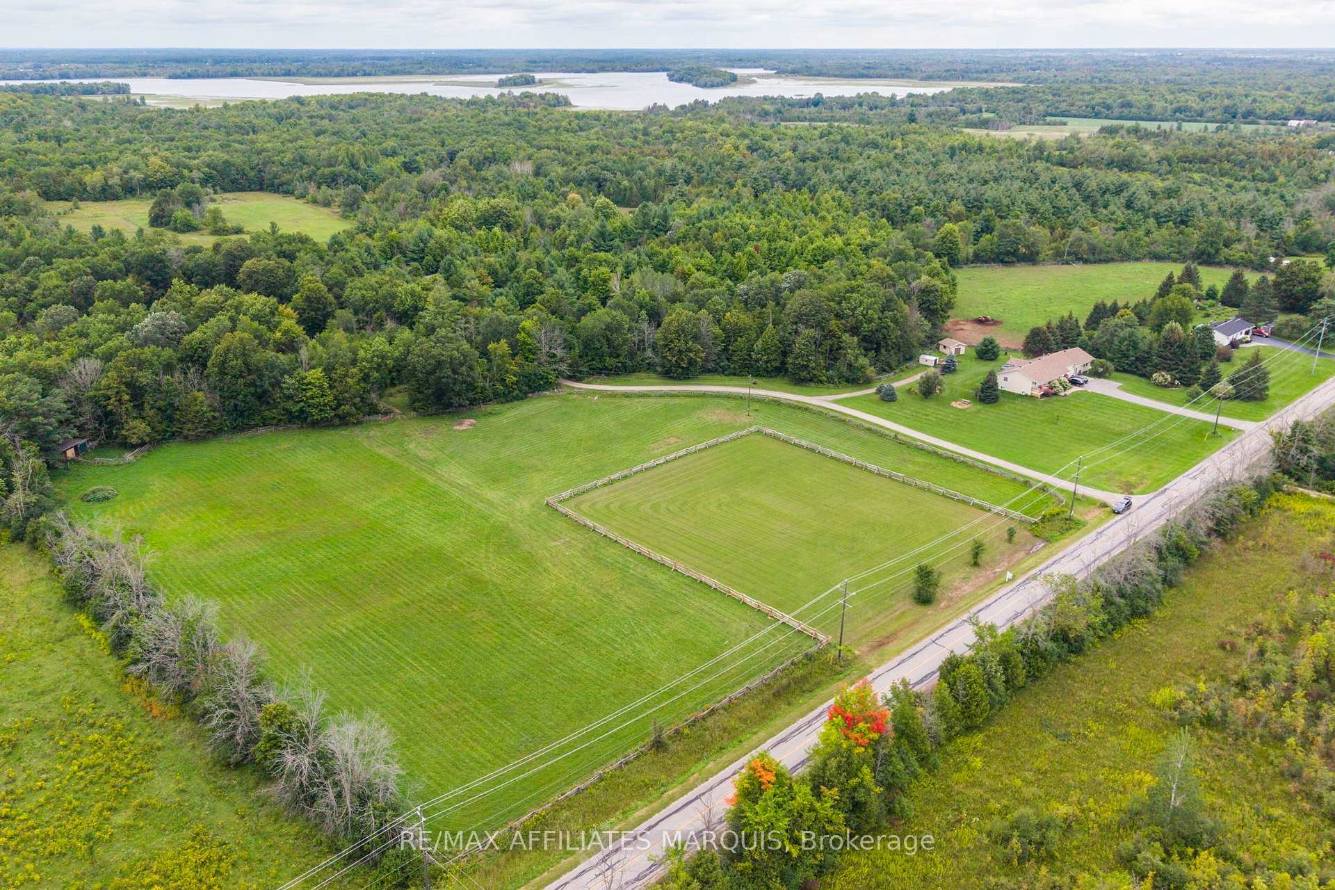 Photo 9 of 102 Bay Road, Rideau Lakes, Rideau Lakes (South Elmsley) Twp — HOMEH