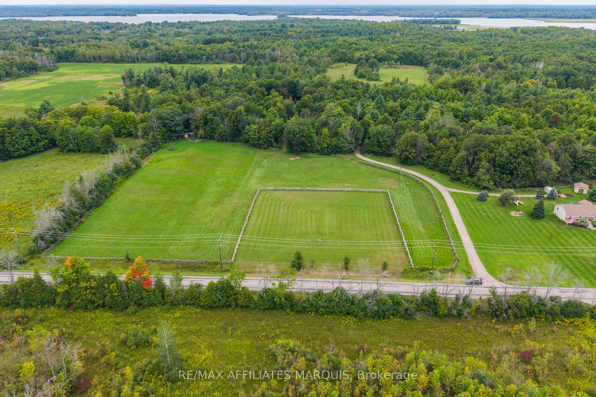 Photo 10 of 102 Bay Road, Rideau Lakes, Rideau Lakes (South Elmsley) Twp — HOMEH