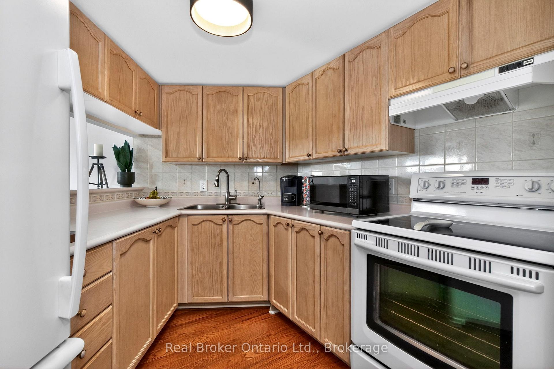 Photo 12 of Unit 402, 11 Beck Boulevard, Penetanguishene — HOMEH