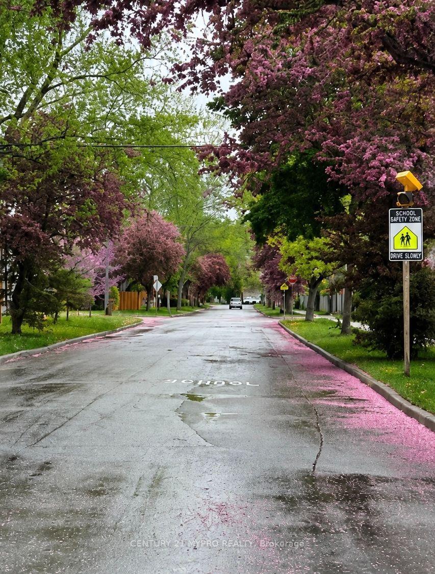 Photo 2 of 378 Princess Avenue, North York, Willowdale East — HOMEH