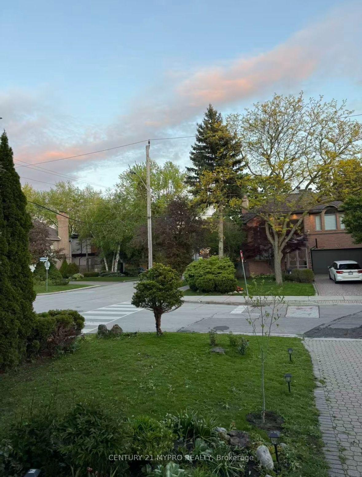 Photo 3 of 378 Princess Avenue, North York, Willowdale East — HOMEH