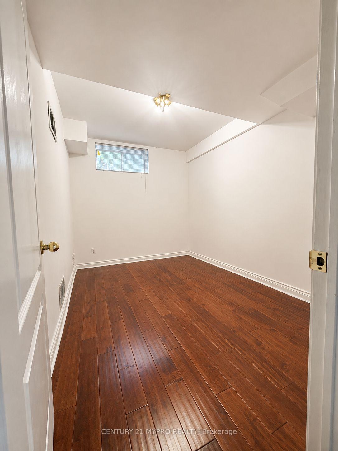 Photo 10 of 378 Princess Avenue, North York, Willowdale East — HOMEH