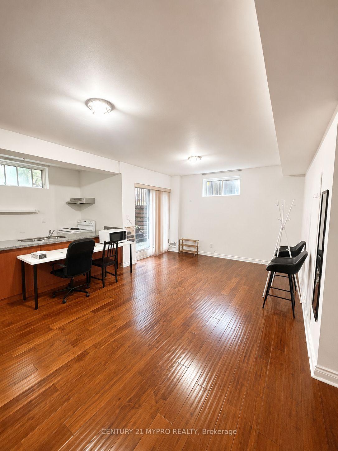 Photo 11 of 378 Princess Avenue, North York, Willowdale East — HOMEH