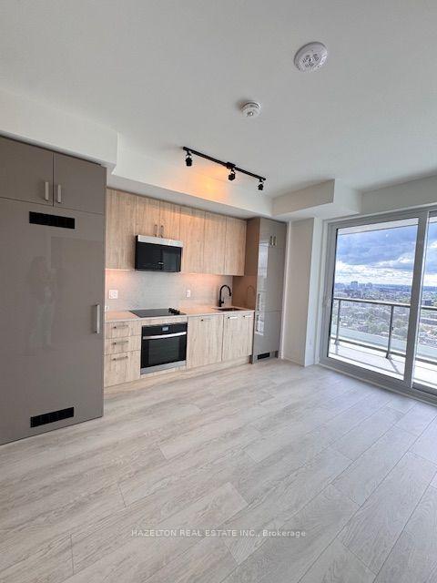 Front of Unit 2511, 280 Dundas Street W