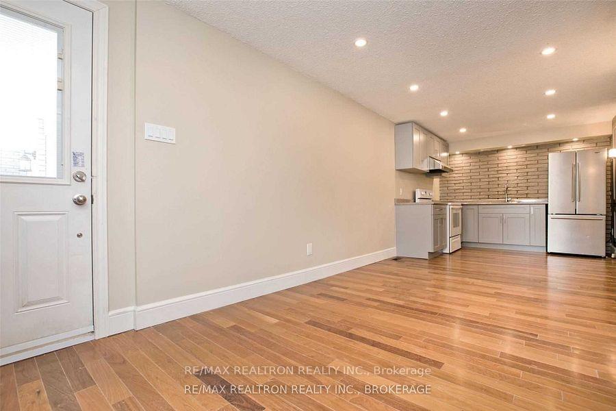 Photo 3 of Unit Lower, 2 Callahan Road, Markham, Unionville — HOMEH