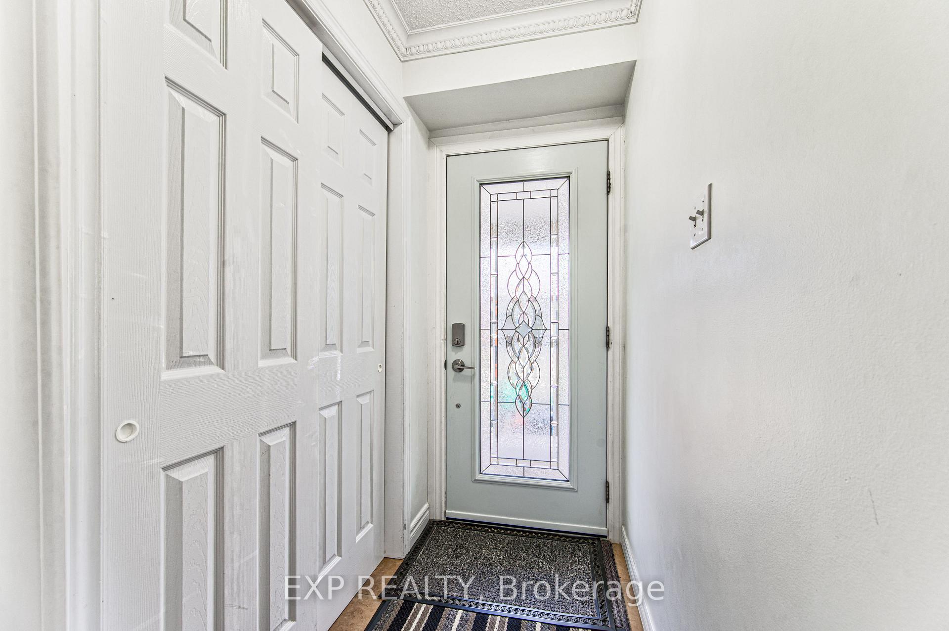 Photo 3 of 98 Monteagle Crescent, Kitchener, Highland West — HOMEH