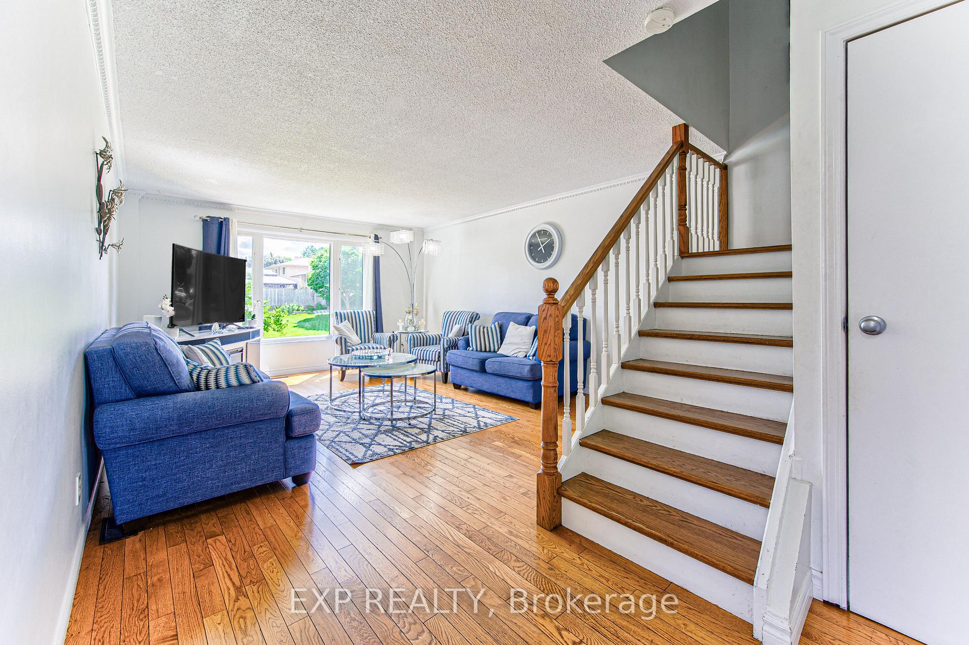 Photo 4 of 98 Monteagle Crescent, Kitchener, Highland West — HOMEH