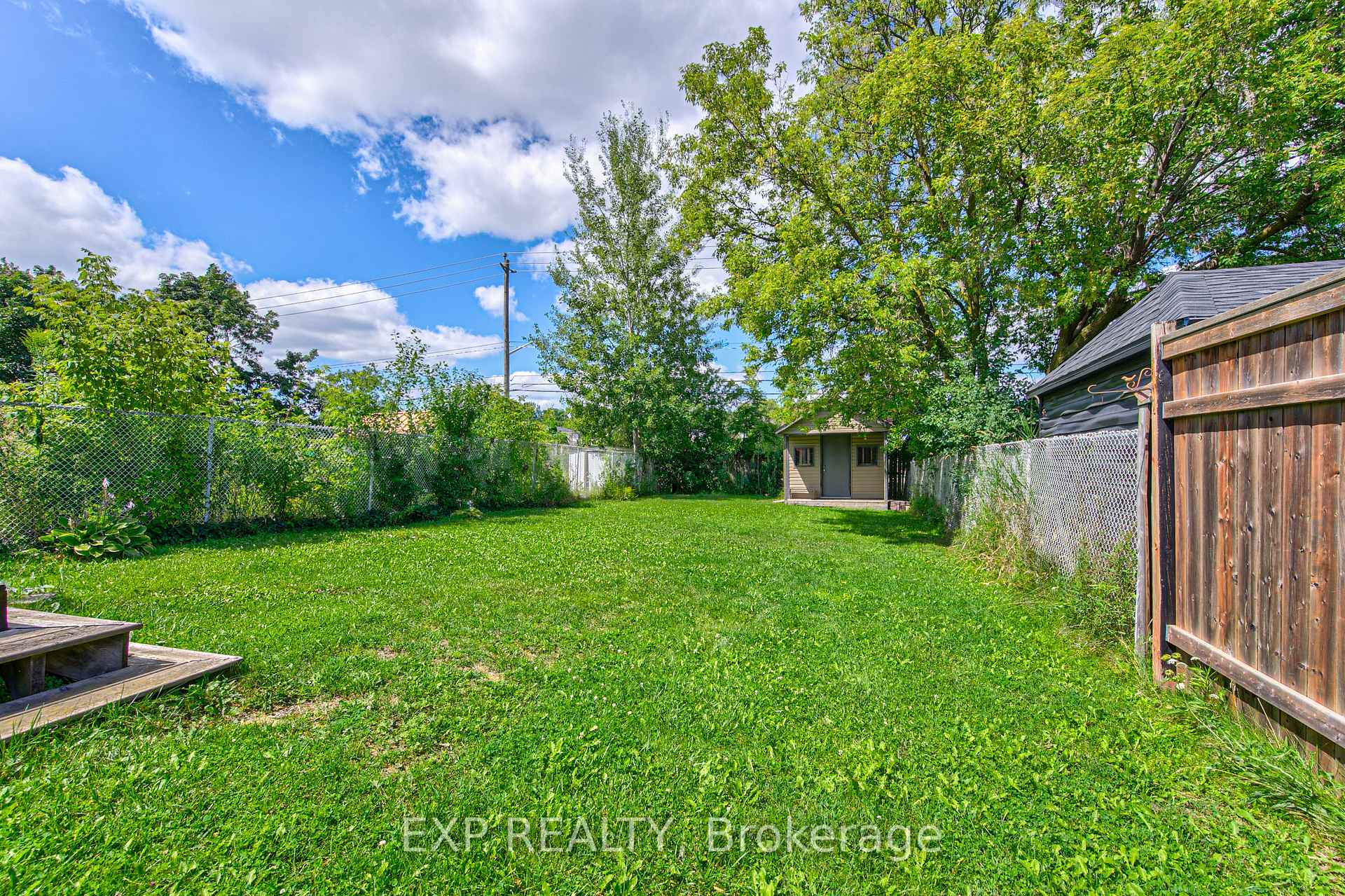 Photo 19 of 98 Monteagle Crescent, Kitchener, Highland West — HOMEH
