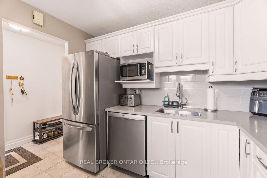 Photo 6 of 1699E Lamoureux Drive, Ottawa, Queenswood Heights South — HOMEH