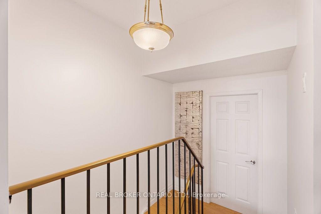 Photo 18 of 1699E Lamoureux Drive, Ottawa, Queenswood Heights South — HOMEH