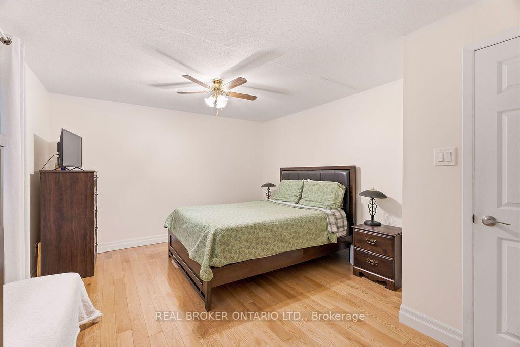 Photo 19 of 1699E Lamoureux Drive, Ottawa, Queenswood Heights South — HOMEH