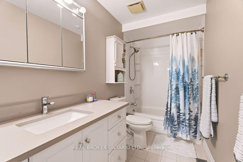 Photo 27 of 1699E Lamoureux Drive, Ottawa, Queenswood Heights South — HOMEH