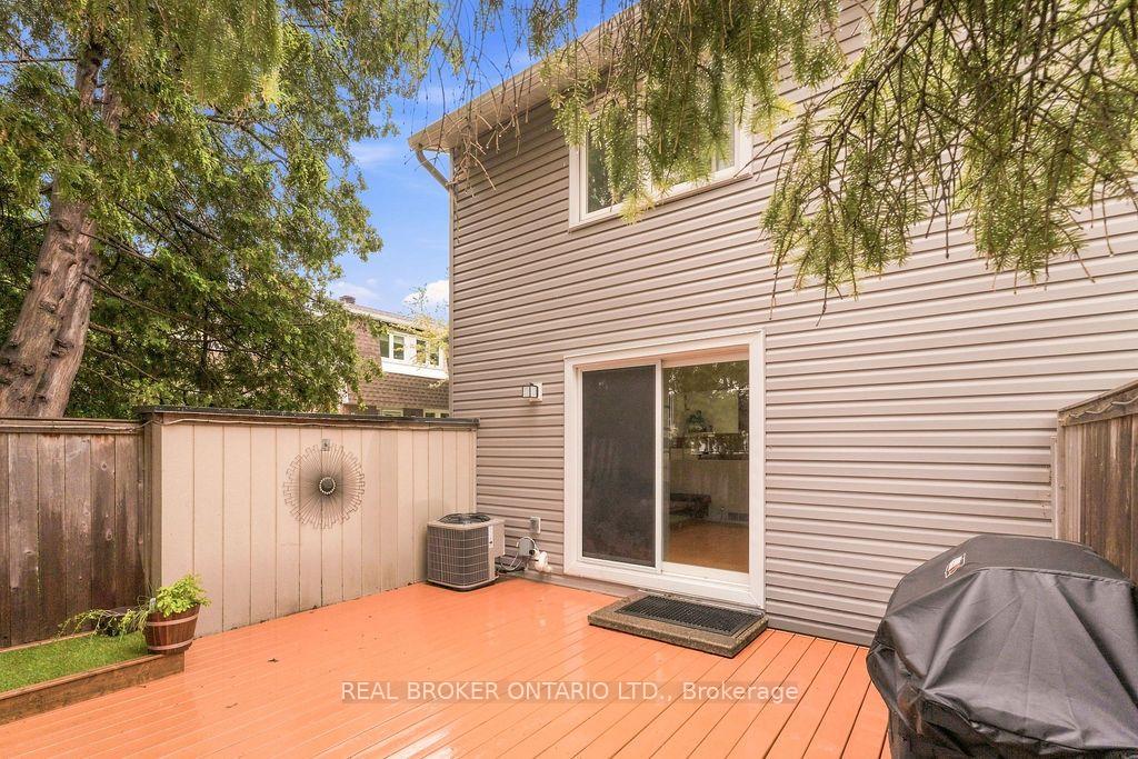 Photo 31 of 1699E Lamoureux Drive, Ottawa, Queenswood Heights South — HOMEH