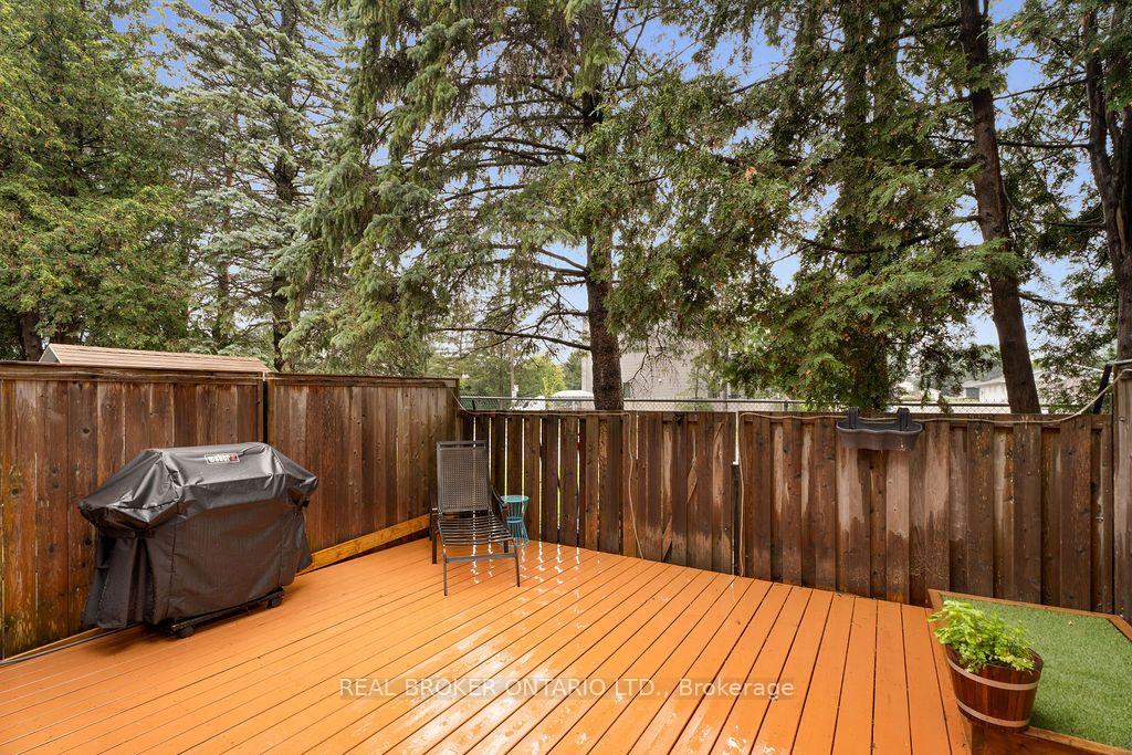 Photo 33 of 1699E Lamoureux Drive, Ottawa, Queenswood Heights South — HOMEH