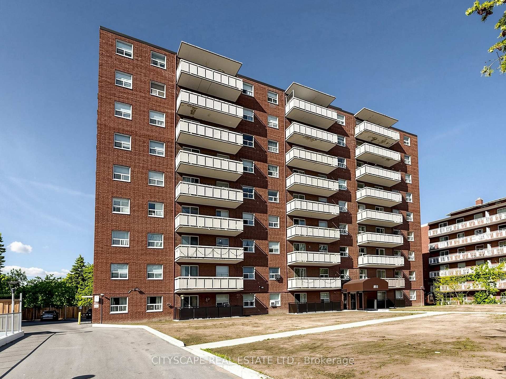 Photo of Unit 708, 851 Queenston Road