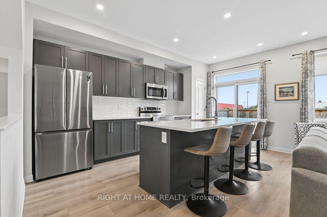 Photo 8 of 512 Prominence Way, Ottawa, Avalon East — HOMEH
