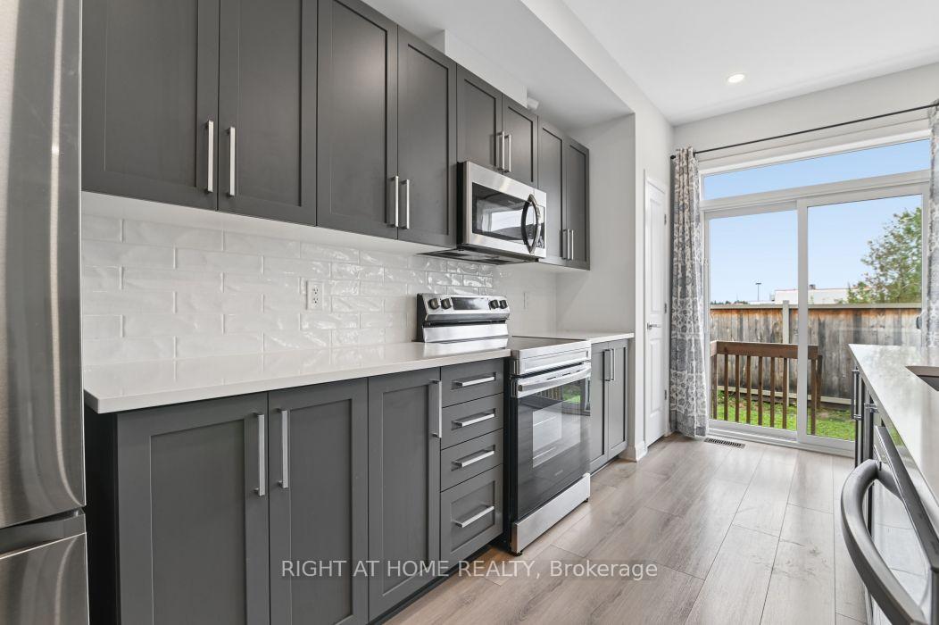Photo 9 of 512 Prominence Way, Ottawa, Avalon East — HOMEH