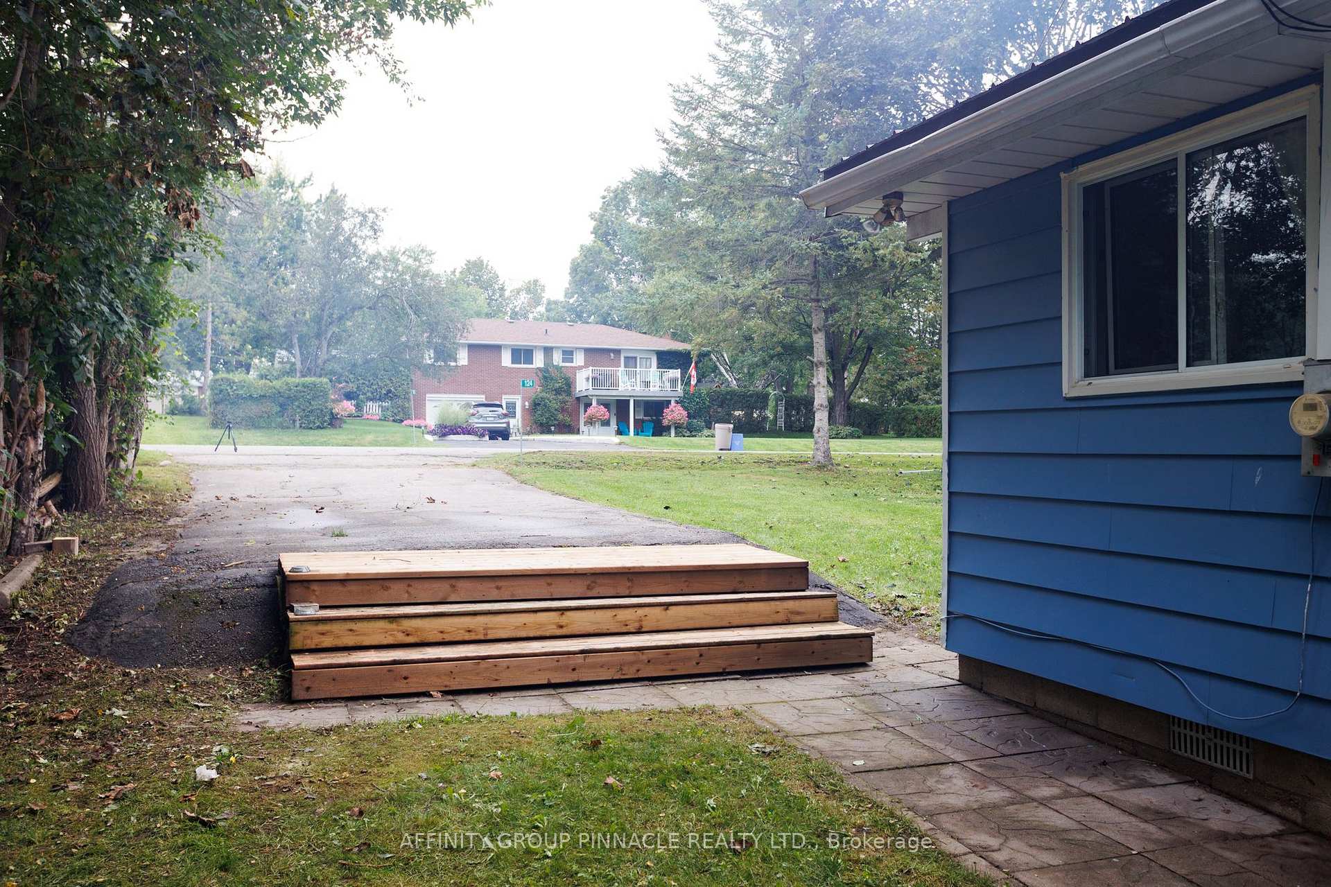 Photo 3 of 124 Cameron Drive, Kawartha Lakes, Fenelon — HOMEH