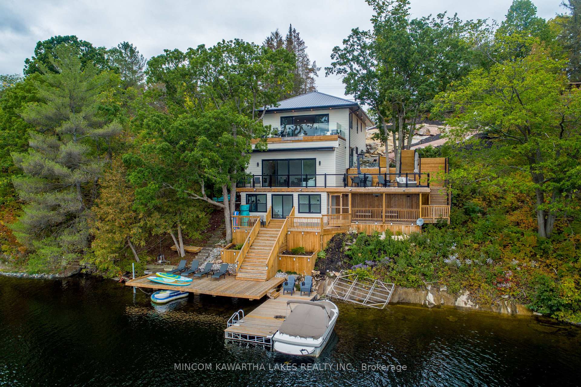Photo of 1416 Northey's Bay Road
