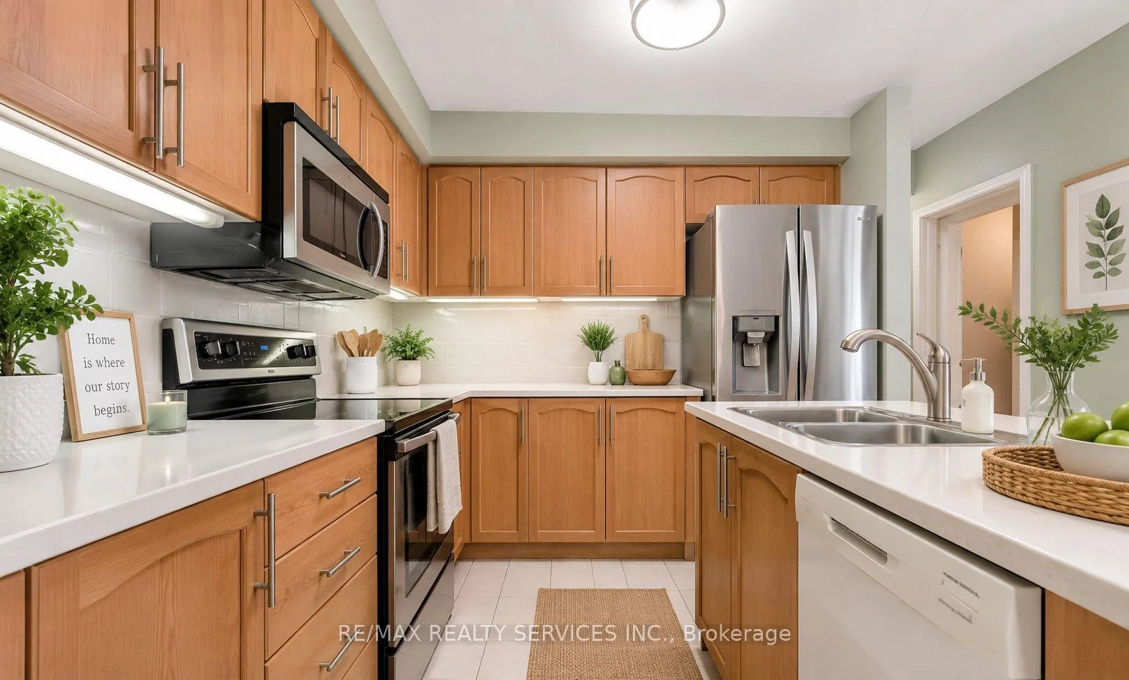 Photo 7 of 39 Cadillac Crescent, Brampton, Fletcher's Meadow — HOMEH
