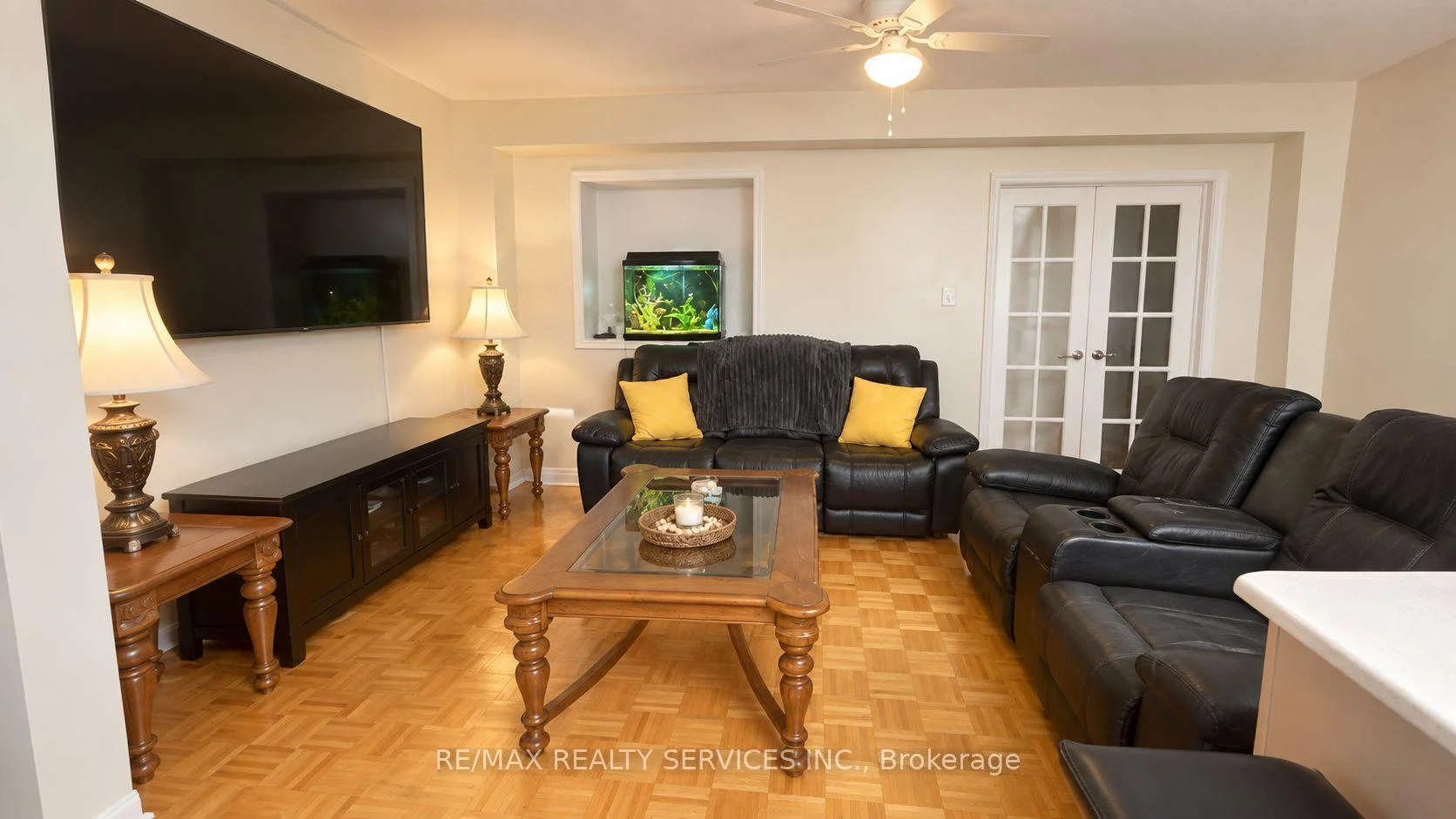 Photo 11 of 39 Cadillac Crescent, Brampton, Fletcher's Meadow — HOMEH