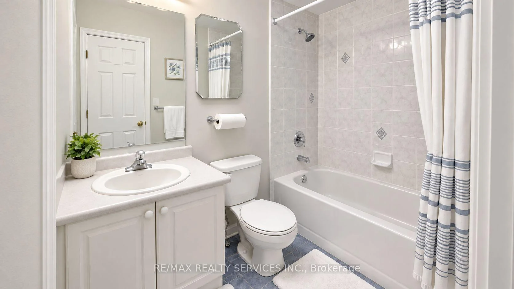 Photo 17 of 39 Cadillac Crescent, Brampton, Fletcher's Meadow — HOMEH