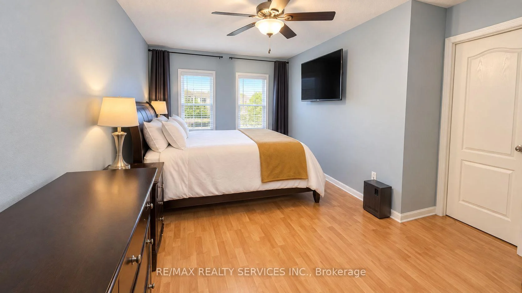 Photo 19 of 39 Cadillac Crescent, Brampton, Fletcher's Meadow — HOMEH