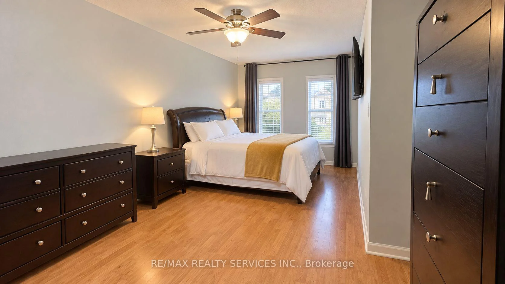 Photo 20 of 39 Cadillac Crescent, Brampton, Fletcher's Meadow — HOMEH