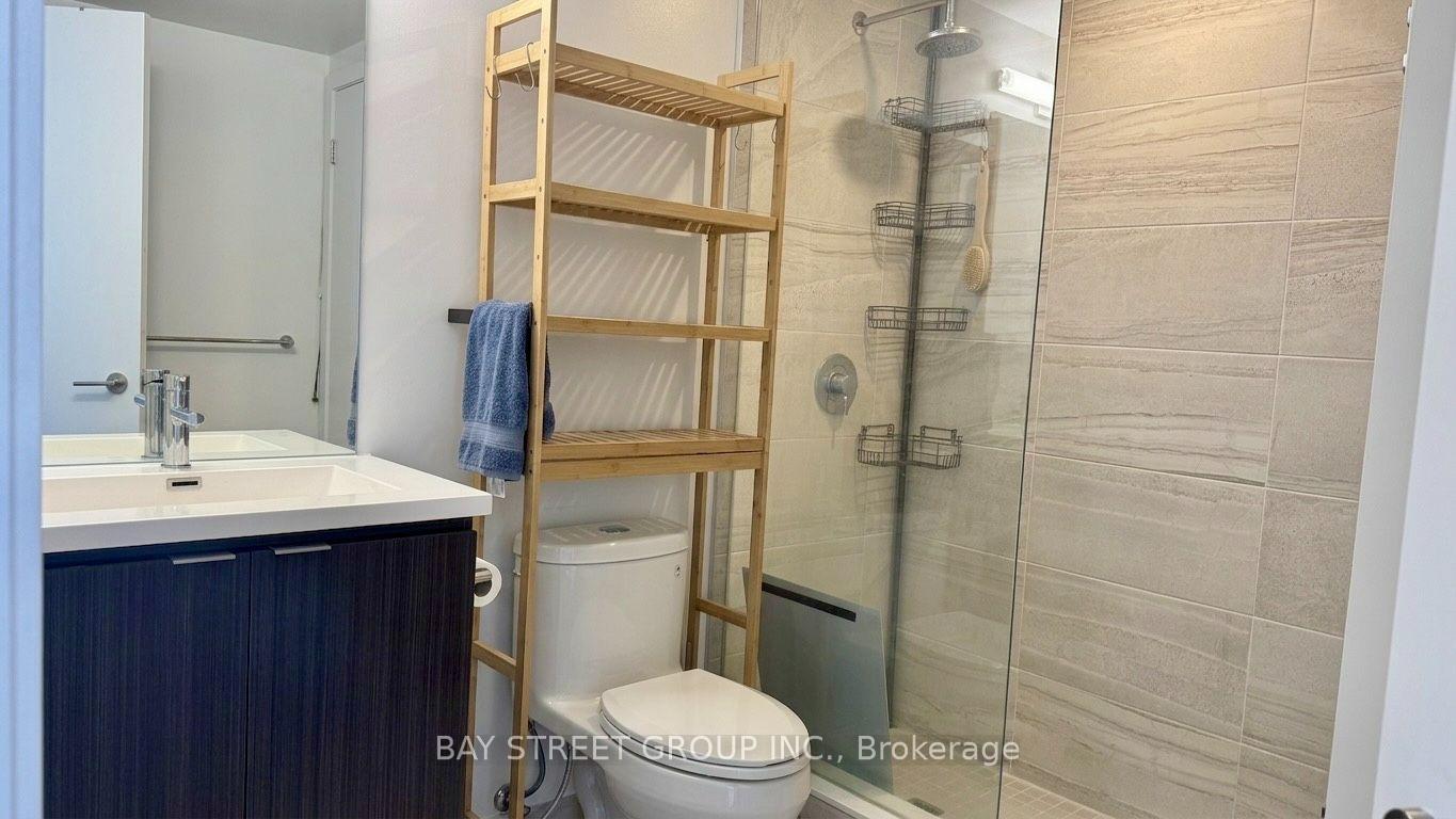 Photo 6 of Unit 5809, 55 Cooper Street, Toronto, Waterfront Communities — HOMEH
