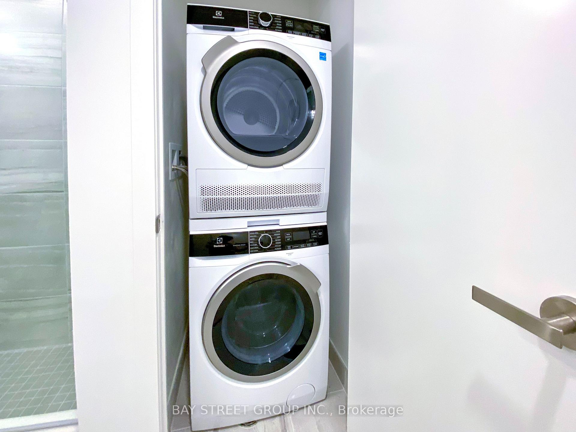 Photo 7 of Unit 5809, 55 Cooper Street, Toronto, Waterfront Communities — HOMEH