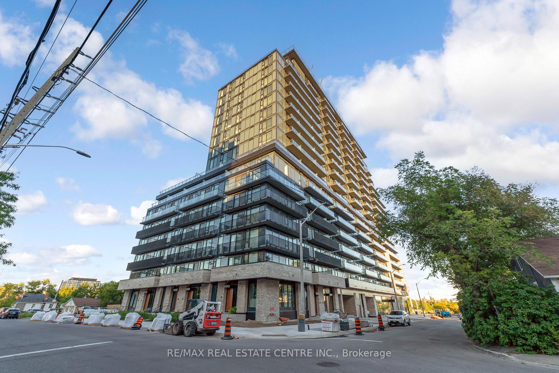 Front of Unit 911, 3009 Novar Road