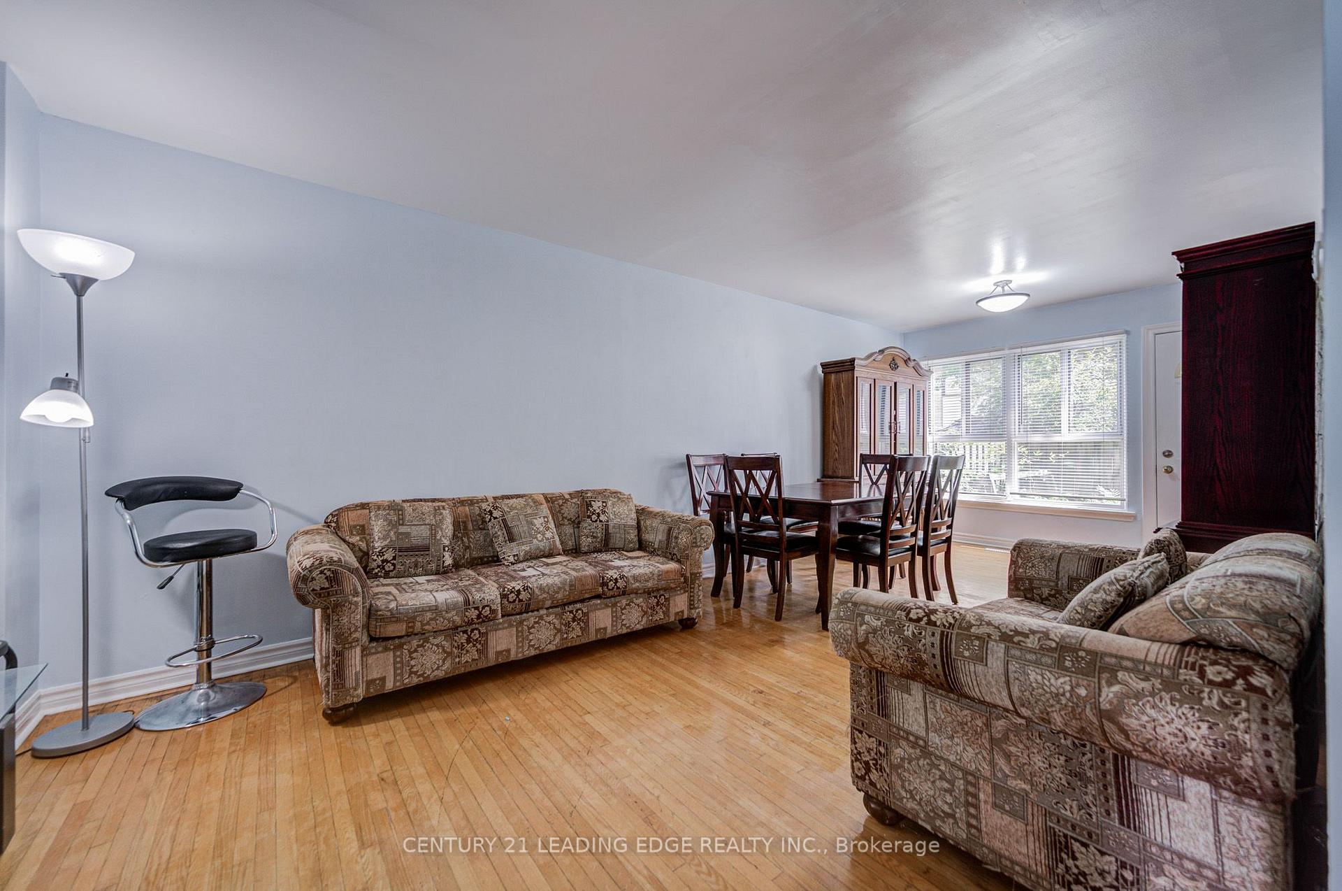 Photo 2 of Unit 285, 268 Fleetwood Crescent, Brampton, Southgate — HOMEH