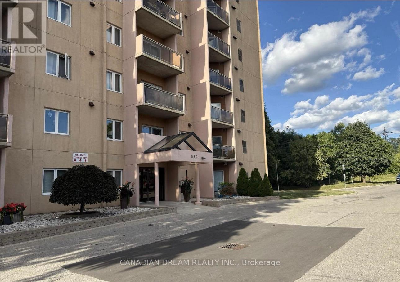 Photo of Unit 803, 860 Commissioners Road E