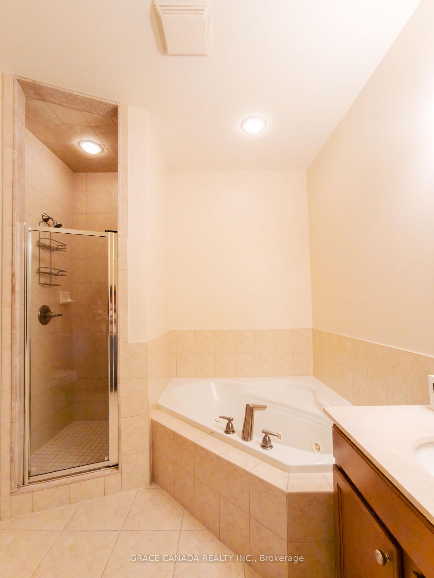 Photo 26 of Unit 504, 1225 Riverside Drive W, Windsor — HOMEH