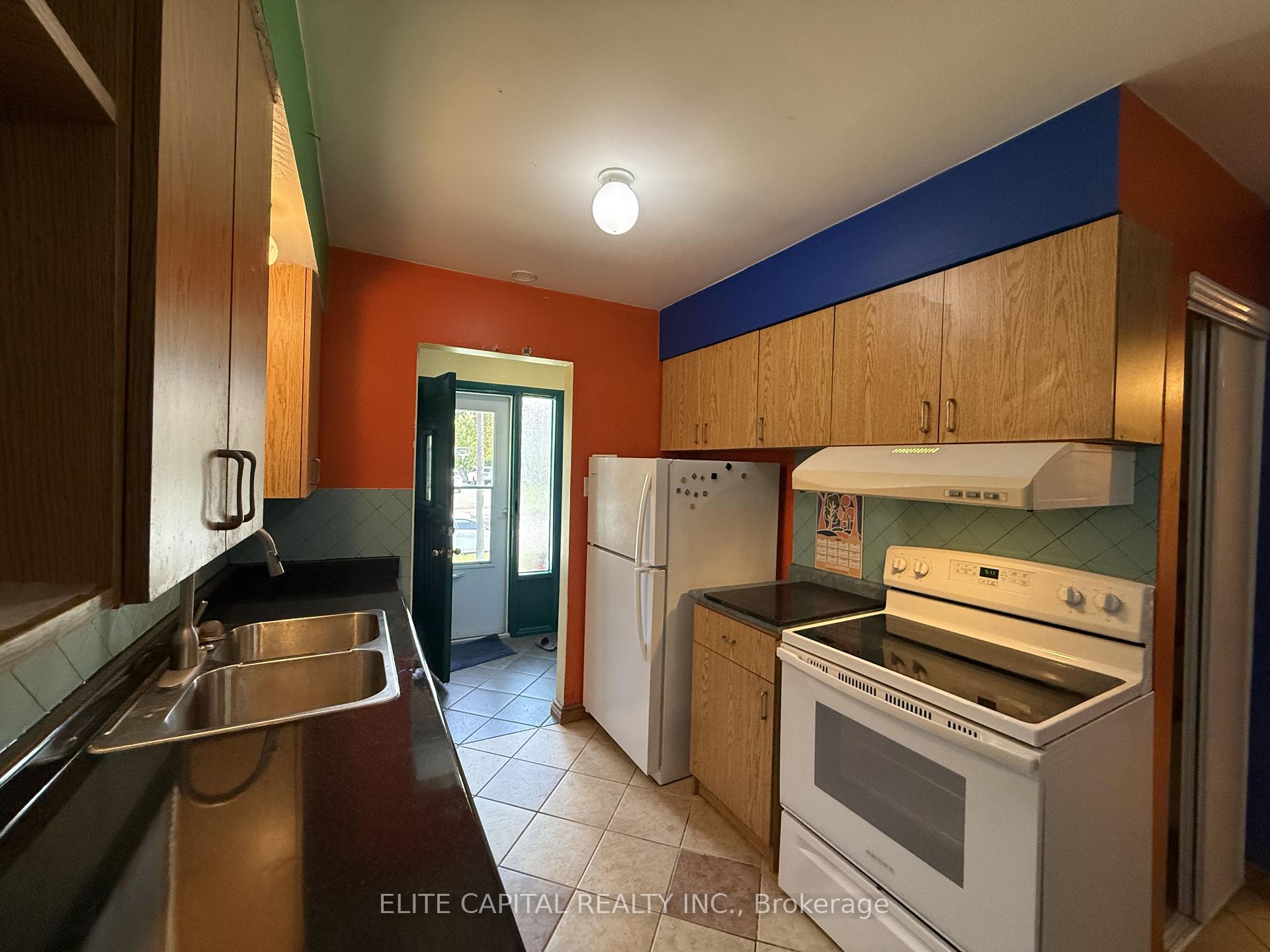 Photo 4 of 332 Burrows Hall Boulevard, Scarborough, Malvern — HOMEH