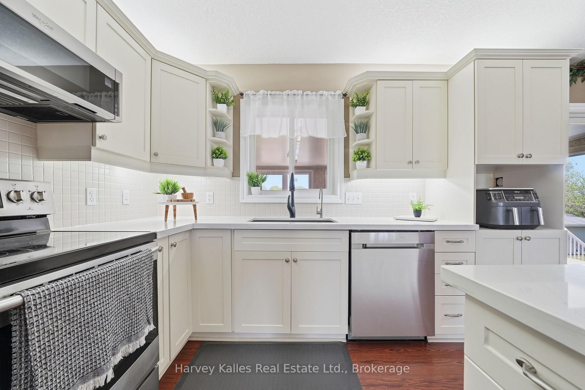 Photo 9 of 289 Kings Road, Prince Edward County, Athol Ward — HOMEH