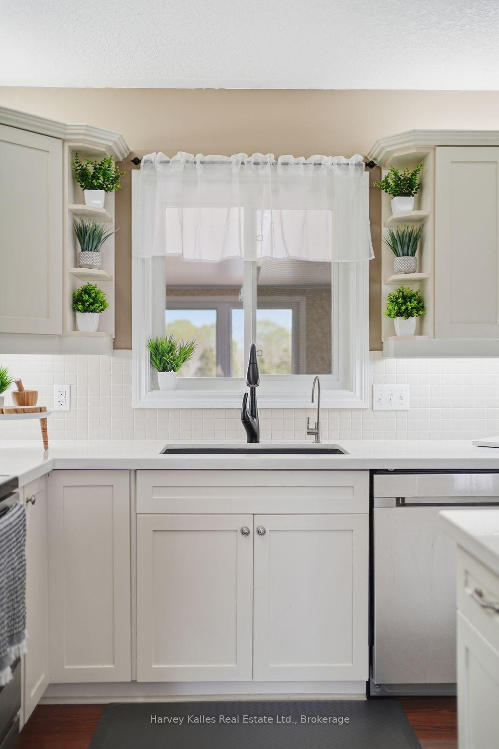 Photo 10 of 289 Kings Road, Prince Edward County, Athol Ward — HOMEH